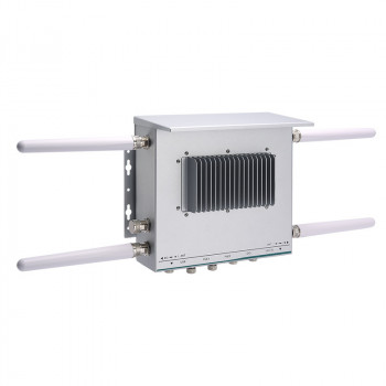 Компактный промышленный компьютер Axiomtek AIE810-ONX